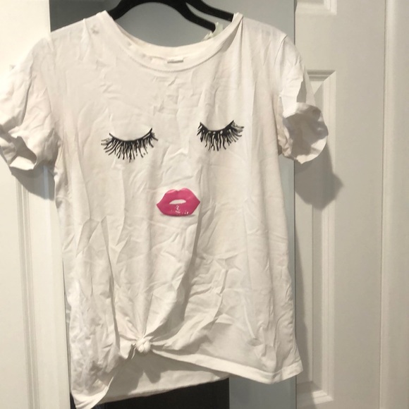 Tops - 👄 Tee